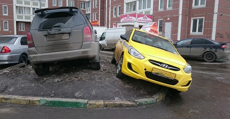 За неделю почти 100 автовладельцев привлечено к ответственности за неправильную парковку