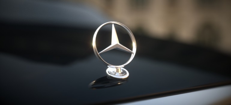 Mercedes-Benz отзывает более двухсот автомобилей S - класса