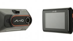 Mio представляет FullHD-видеорегистратор MiVue 765 с сенсорным экраном  и встроенным GPS-модулем