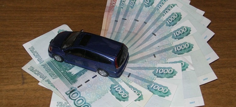 В 2018 году МинПромТорг возобновит программы "Первый автомобиль" и "Семейный автомобиль"