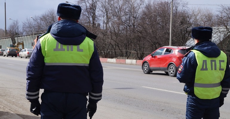 ГИБДД дает разъяснение о праве ИДПС останавливать авто для проверки документов