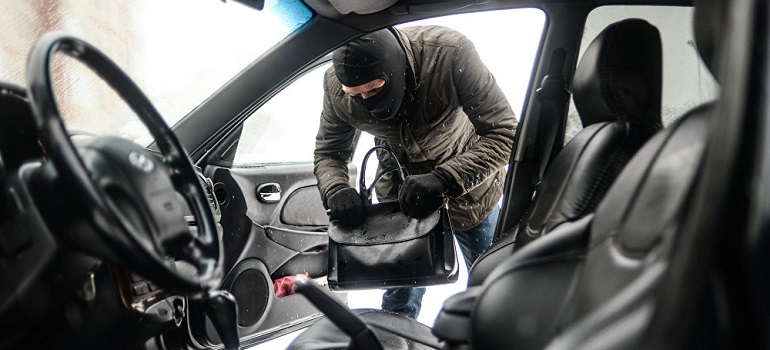 Сотрудники уголовного розыска задержали еще двух автоворов
