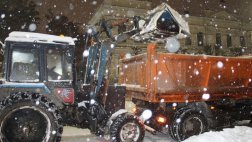 Более тысячи кубометров снега вывезено за ночь