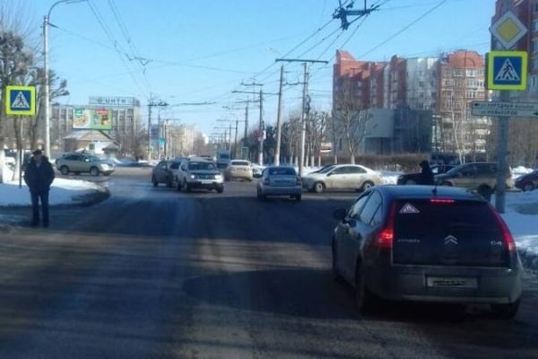 На ул.Крупской под колеса Форда попала шестиклассница
