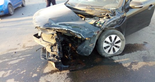 ГИБДД сообщило о столкновении Kia Rio и Audi на Куйбышевском шоссе