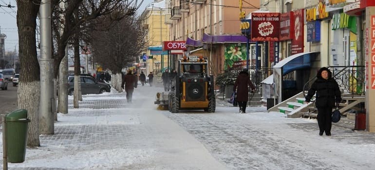 Сергей Карабасов сообщил куда звонить недовольным уборкой города