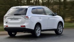 Mitsubishi отзывает 63 415 автомобилей Outlander из-за оплавления проводки