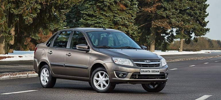 АВТОВАЗ обновил комплектации и ценники популярной модели Lada Granta