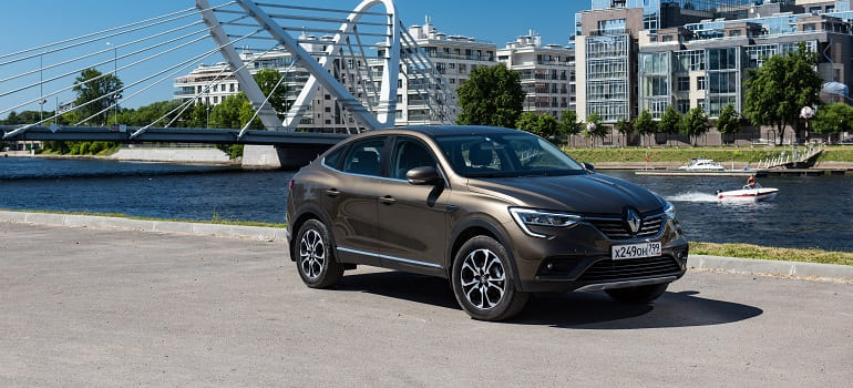 Объявлена "стартовая" цена купе-кроссовер Renault ARKANA