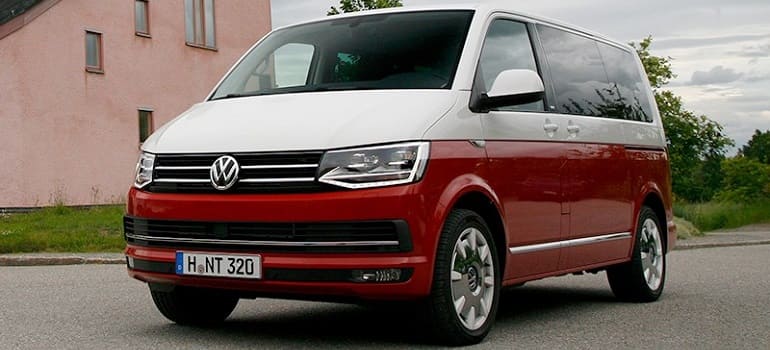 VOLKSWAGEN отзывает Multivan из-за проблем с электроприводом крышки багажного отсека