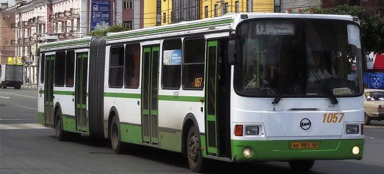 На автобусных маршрутах №13 и №21 увеличено  количество техники