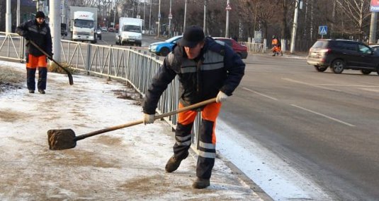 В связи с образованием гололеда коммунальные службы Рязани переведены в усиленный режим работы