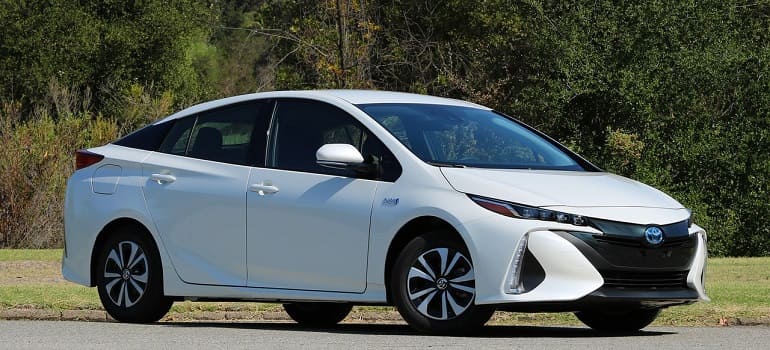 Toyota отзывает Prius для замены замка ремня безопасности водителя