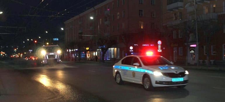 Жителей попросили не оставлять личный автотранспорт на обочинах дорог по маршруту дезинфекции