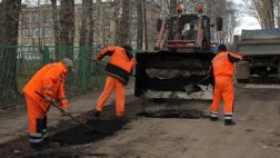 Дороги Рязани продолжают ремонтировать ямочно