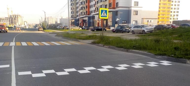 В Рязани ведутся работы по нанесению дорожной разметки из износостойких материалов