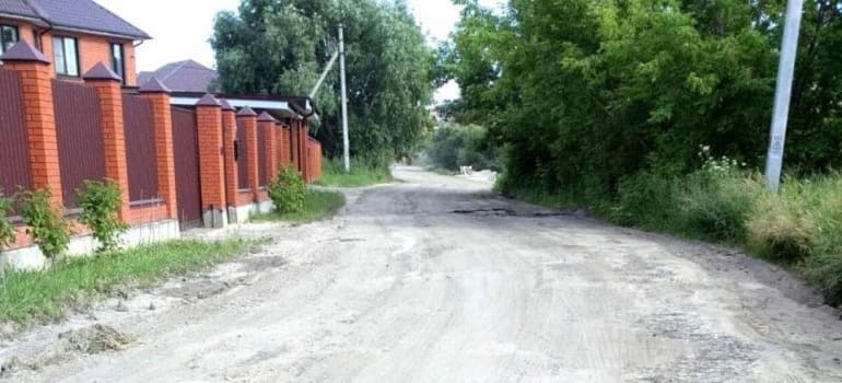 В поселке Семчино проведено грейдирование дорог попросьбе местных жителей