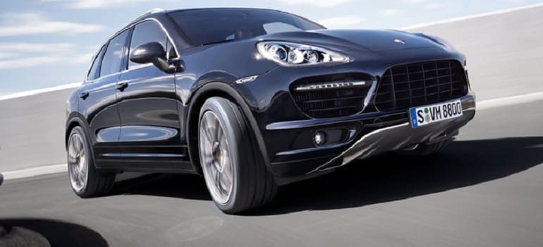 Почти 700 автомобилей Porsche Cayenne попали под отзывную компанию