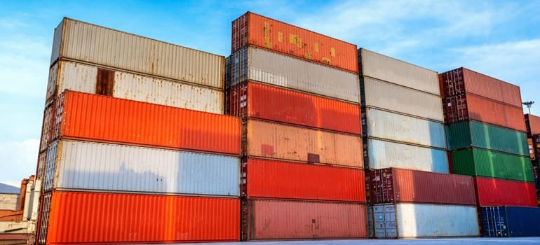 Сухогрузный контейнер 10 футов: технические характеристики и габариты