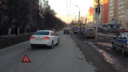 Оставшийся без присмотра ребенок попал под колеса авто