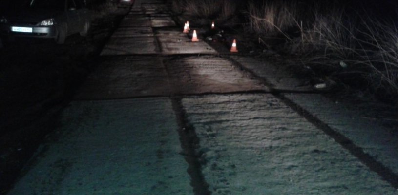 В селе Корневое в результате наезда погибла молодая женщина предпринявшая меры собственной безопасности