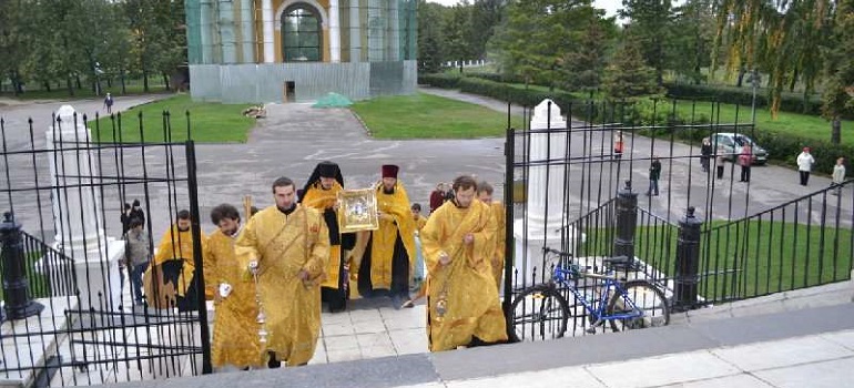 23 июня будет временно перекрыто движение по улицам прилегающих к Кремлю
