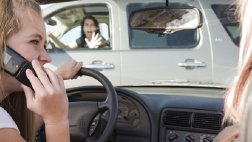 Где в Европе строже всего карают за разговоры за рулем по мобильнику