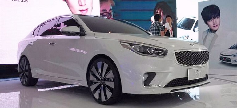Седан K4 официально представила компания Kia