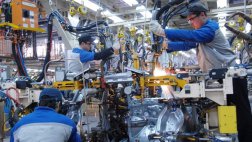 Производство Петербургского автозавода упало на 4%