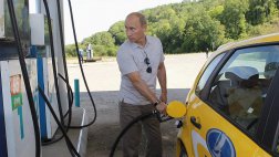 Стоимость бензина в РФ может вырасти до 50 руб. за литр