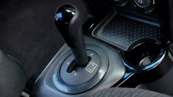 Lada Priora обзаведется более бюджетными версиями с «роботом»
