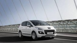 300 автомобилей Peugeot 3008 HYbrid4 Limited Edition были проданы всего за 9 дней
