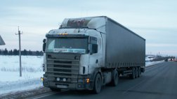 Тяжелые грузовики будут платить за проезд по дорогам России