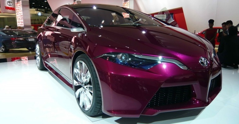 Сроки выхода гибридного Toyota Prius вновь перенесены