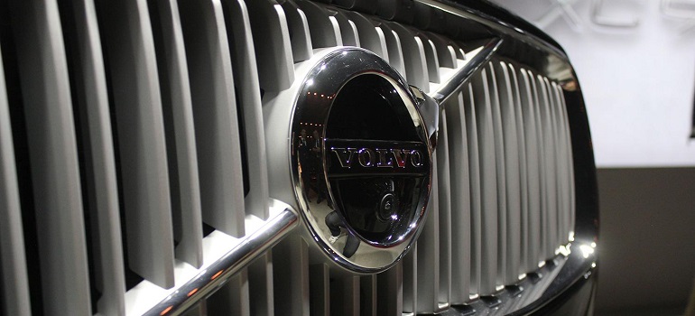 Автомобили Volvo можно купить on-line