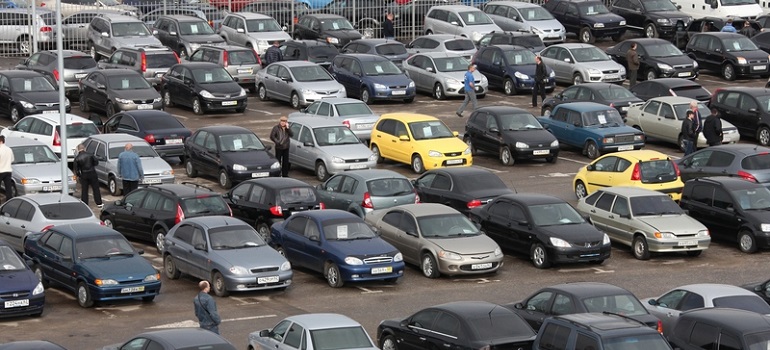 Рынок продажи новых авто в России резко сокращается