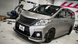 Продажи минивэена Toyota Alphard уже стартовали в РФ