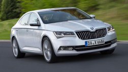 Skoda продемонстрировала обновленную Superb, а также озвучила ее стоимость