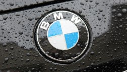 BMW может уступить лидерство в премиум-классе