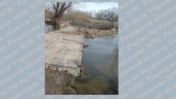 По мосту вблизи села Шелемишево Скопинского района можно проехать