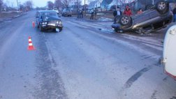 Пьяный водитель "шестерки" опрокинул Chevrolet Niva