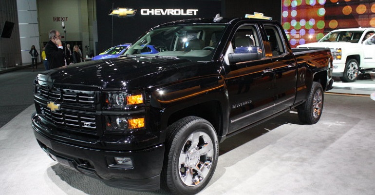 Два обновленных пикапа Chevrolet показаны публике