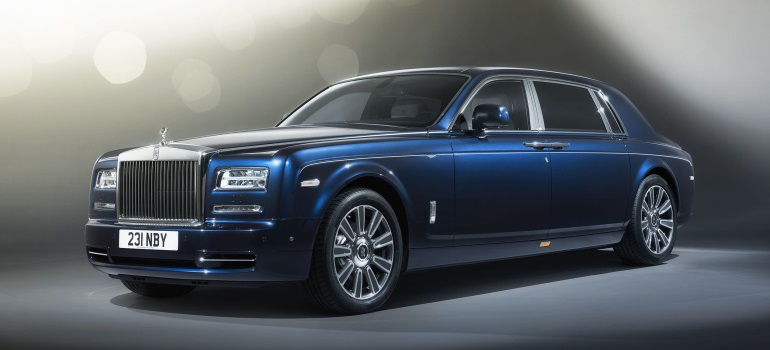 Rolls-Royce показал уникальный седан Phantom Limelight Collection