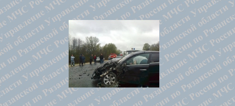 В Шиловском районе столкнулись легковой Opel и грузовой Mercedes