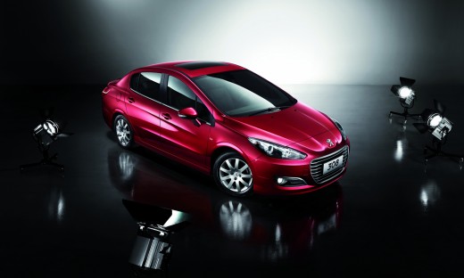 Представлен Peugeot 308 с кузовом седан