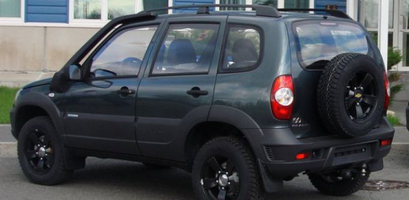 Chevrolet NIVA Special Edition против UAZ Patriot юбилейный